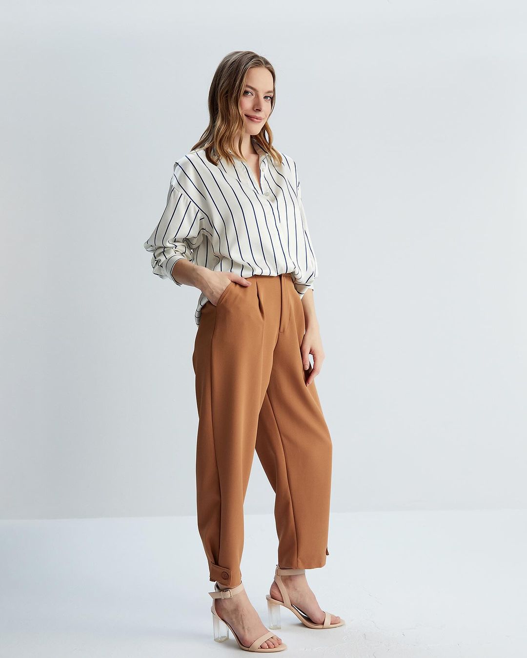 Carrot cut side pocket caramel pants