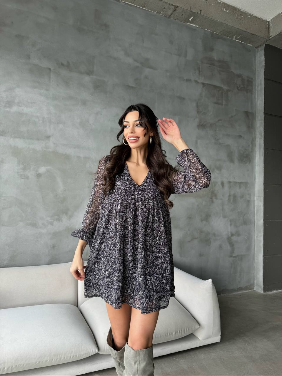 V neck flower patterned mini dress